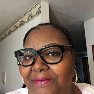 Meet your Posher, Phyllis